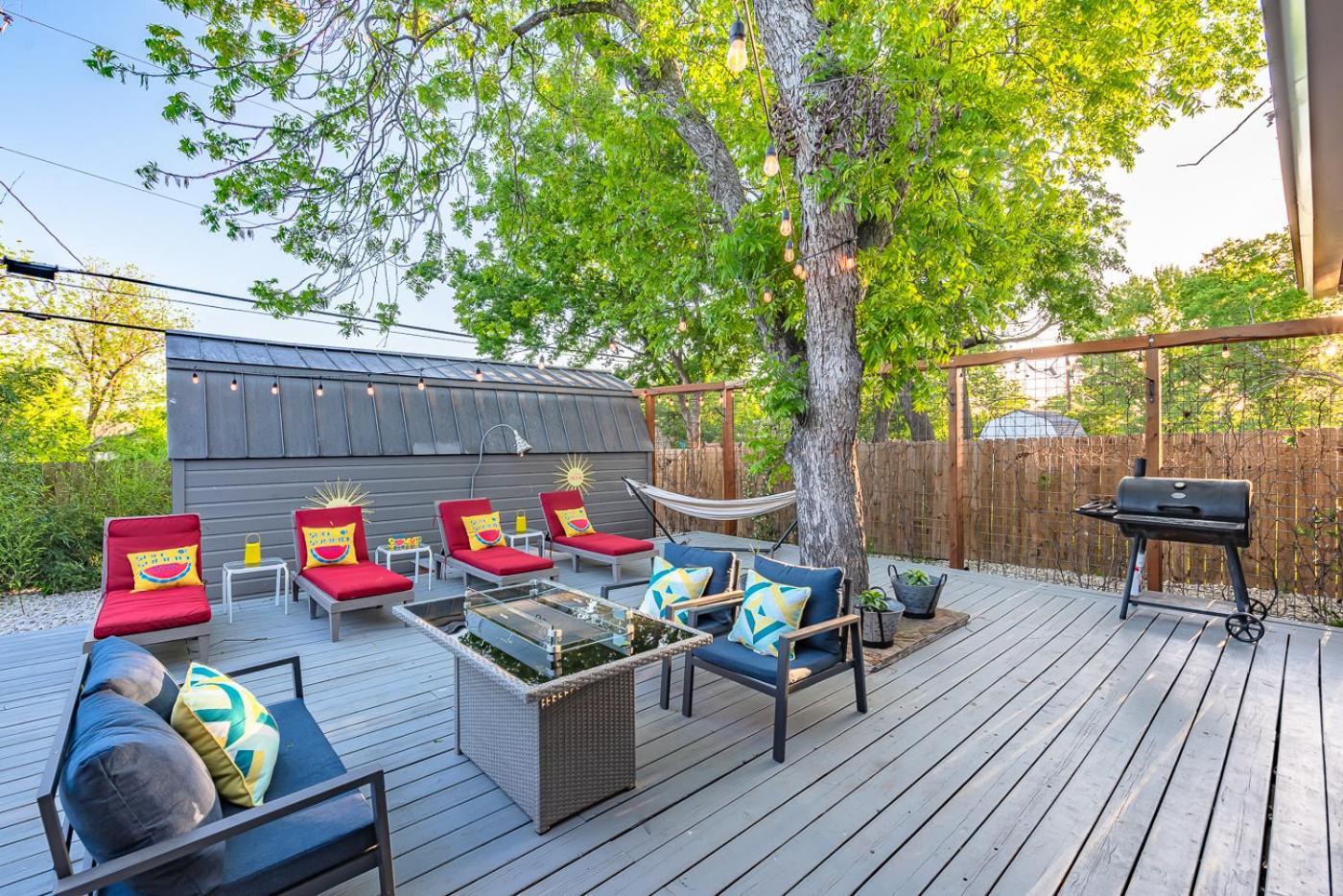 Serene Pool & Firepit In Stunning Home By Airport San Antonio Eksteriør billede