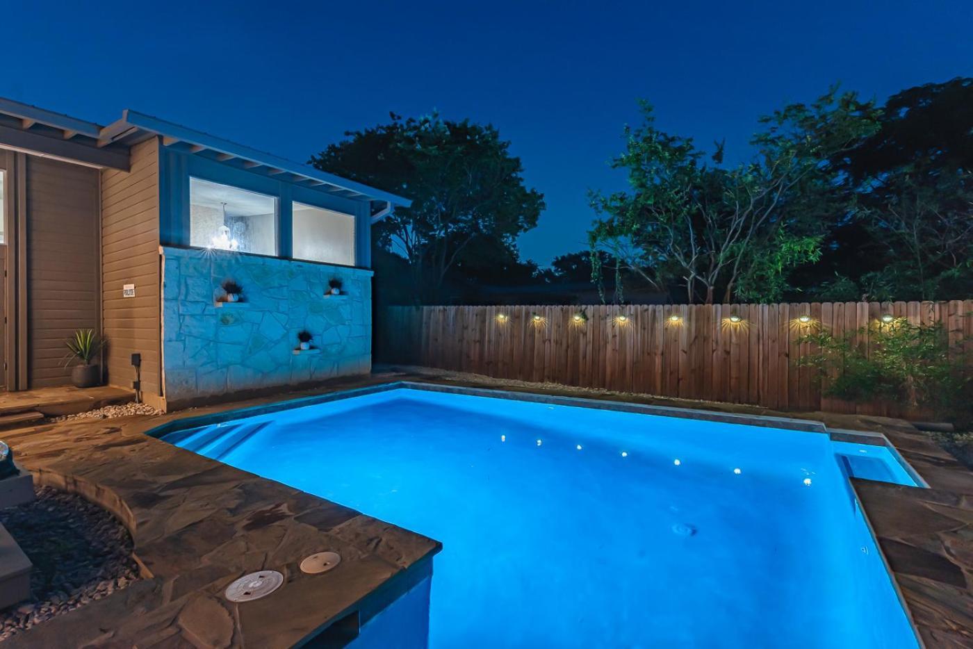 Serene Pool & Firepit In Stunning Home By Airport San Antonio Eksteriør billede
