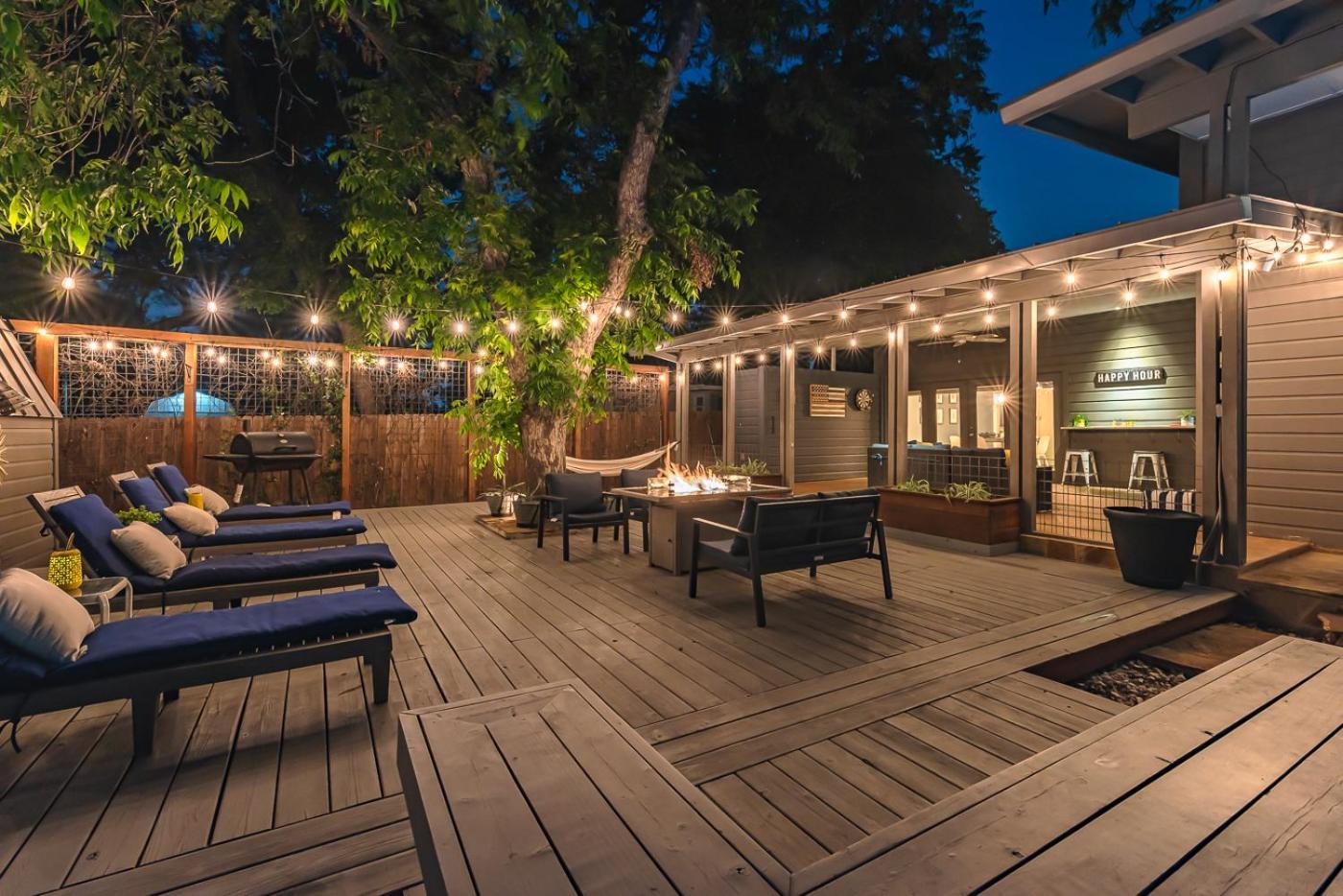 Serene Pool & Firepit In Stunning Home By Airport San Antonio Eksteriør billede